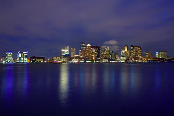 Skyline de Boston al atardecer y el río en Massachusetts —  Fotos de Stock
