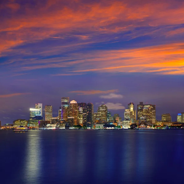 Skyline Бостон на заході і річки в штаті Массачусетс — стокове фото