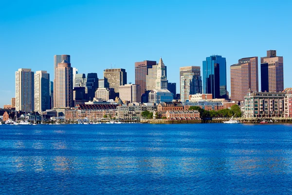 Skyline de Boston Massachusetts desde Harbor — Foto de Stock