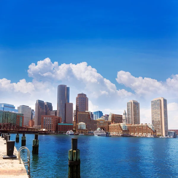 Skyline de Boston Massachusetts desde Fan Pier — Foto de Stock