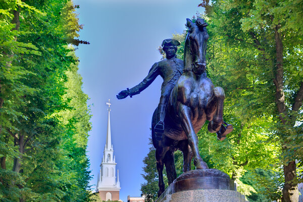 Статуя Бостона Пола Ревира
