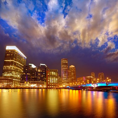 Fan Pier Massachusetts, Boston günbatımı manzarası