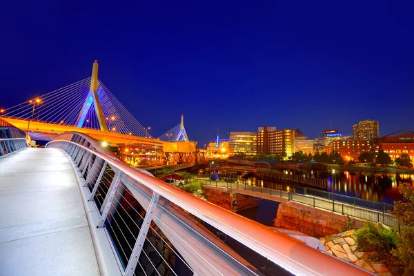 在马萨诸塞州的波士顿扎基姆桥日落 — 图库照片