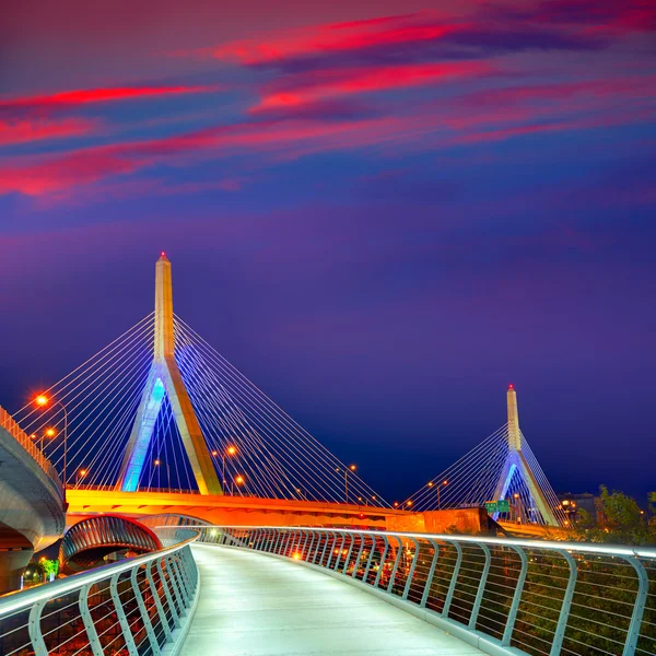 Βοστώνη Zakim γέφυρα ηλιοβασίλεμα στη Μασαχουσέτη — Φωτογραφία Αρχείου