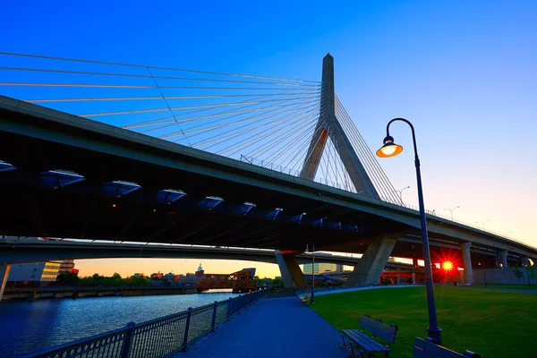 Puesta de sol del puente Boston Zakim en Massachusetts —  Fotos de Stock