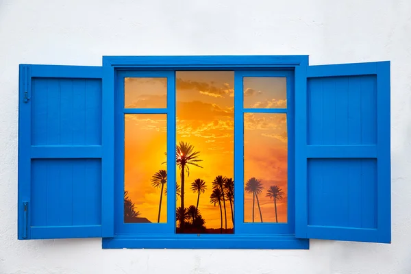 Almeria vanuit venster Cabo de Gata palm zonsondergang — Stockfoto