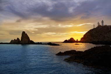 Almeria Cabo de Gata deniz feneri günbatımı İspanya