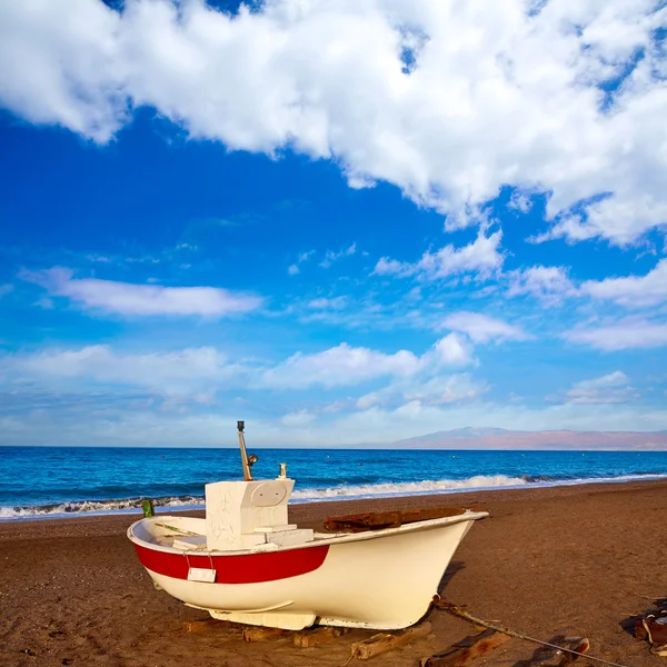 Almeria Cabo de Gata San Miguel pláž lodě — Stock fotografie