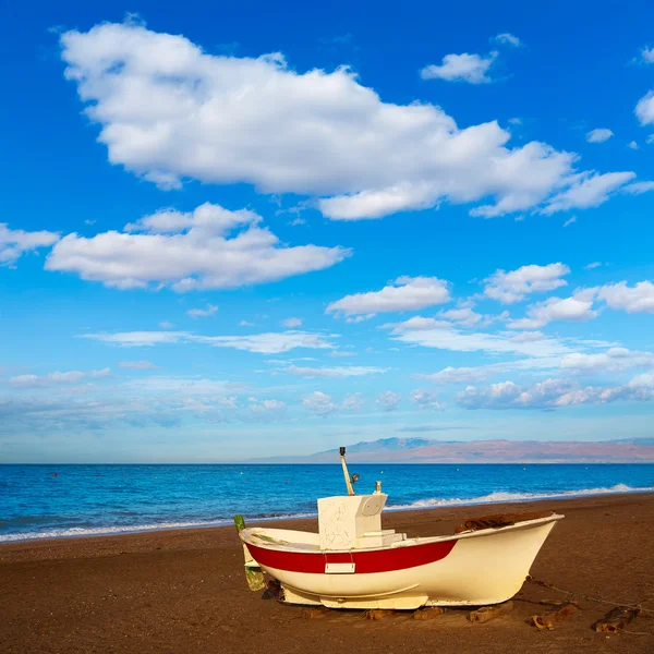 Almeria Cabo de Gata San Miguel pláž lodě — Stock fotografie