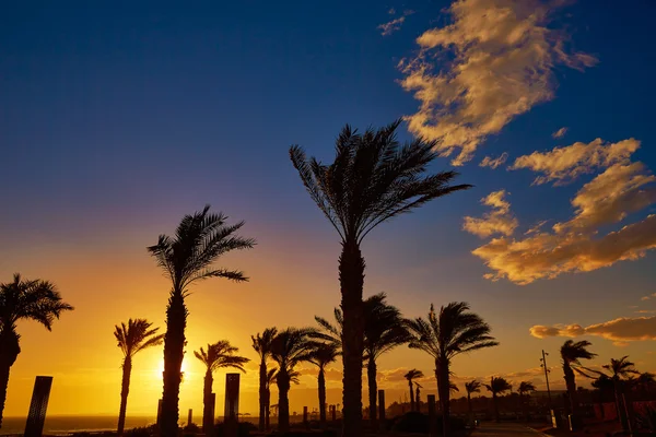 Almeria Cabo de Gata pôr do sol na praia de Retamar — Fotografia de Stock
