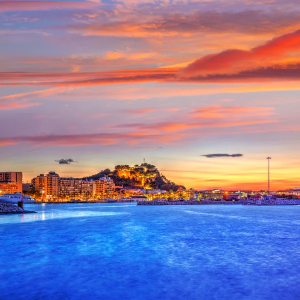 Denia sunset village skyline i skymningen i alicante — Stockfoto