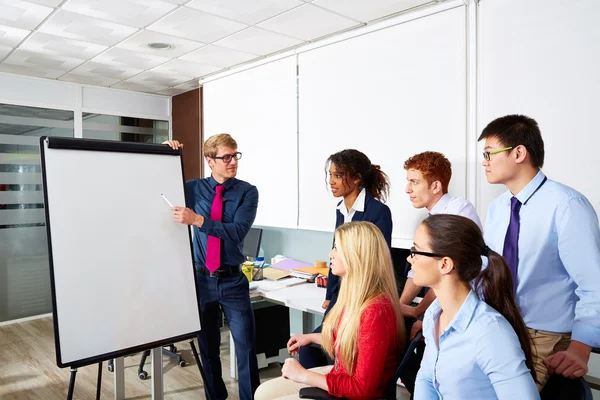 Executive affärsman presentation office team — Stockfoto