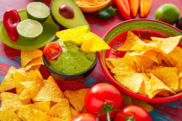 Mexican food nachos and guacamole chili sauce — Stock Photo, Image