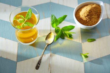 yeşil çay nane Fas tarzı ile