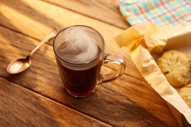 Kurabiye bisküvi ev yapımı antika ahşap ile kahve