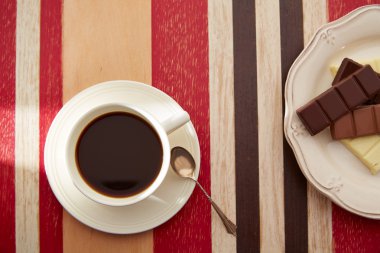 çikolata ve kahve çekirdekleri ile kahve Kupası