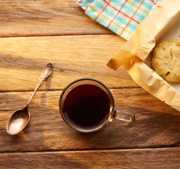 Kurabiye bisküvi ev yapımı antika ahşap ile kahve