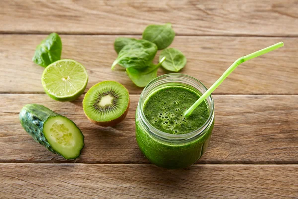 Desintoxicação receita de limpeza de suco verde — Fotografia de Stock