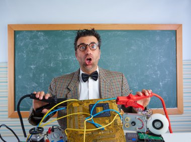 İnek elektronik teknisyeni retro aptalca ifade