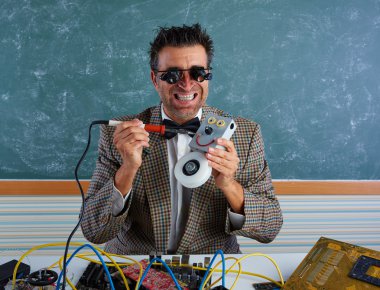 İnek elektronik teknisyeni aptal kaynak robotu