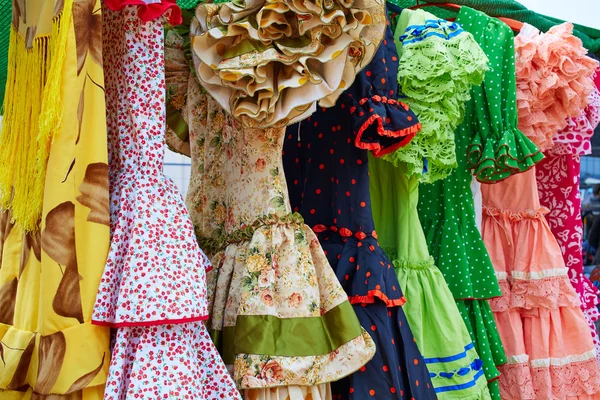 Vestidos de cigana andaluzes sucessivamente em Espanha — Fotografia de Stock