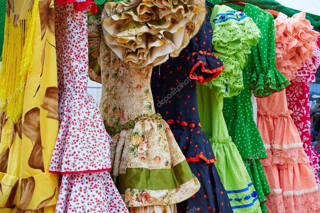 Vestidos de cigana andaluzes sucessivamente em Espanha — Foto