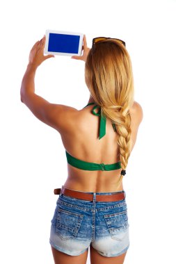 sarışın kısa kot seksi kadın selfie tablet fotoğraf