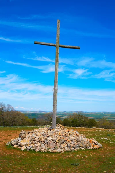 Cruz de Atapuerca cross in Saint James Way — Stock Photo, Image