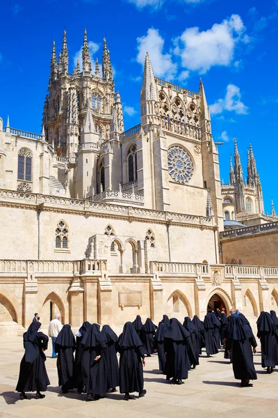 Burgos Cathedral facade in Saint James Way nuns — Stock Photo, Image