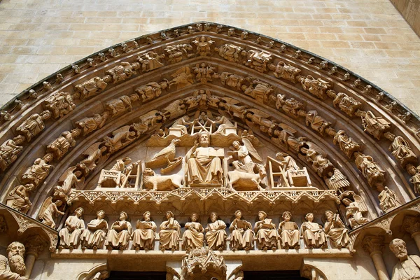 Burgos Cathedral facade in Saint James Way — Stock Photo, Image