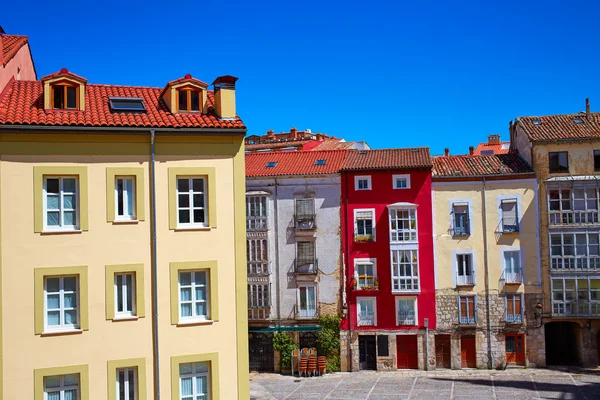 Burgos centrum kleurrijke gevels in Castilla Spanje — Stockfoto