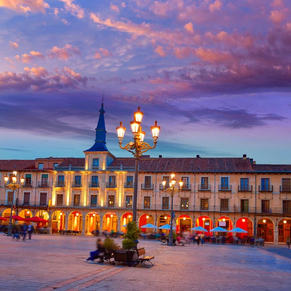 Leon Plaza Mayor způsobem Saint James Castilla — Stock fotografie