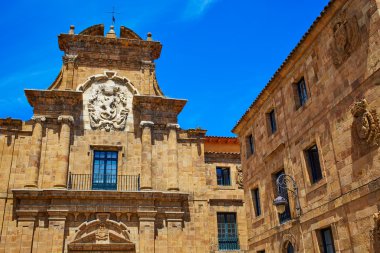 Nuestra senora de Regla Leon yolu Saint James