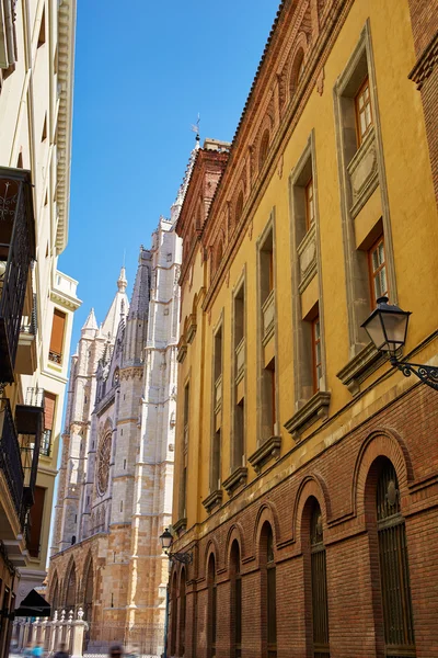 Leon way of Saint James to Cathedral Spagna — Foto Stock