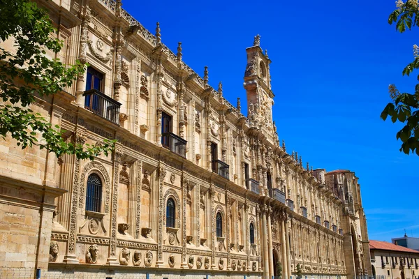 San marcos in leon am weg des heiligen james — Stockfoto