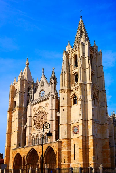 Catedral de Leão em Castela, Espanha — Fotografia de Stock