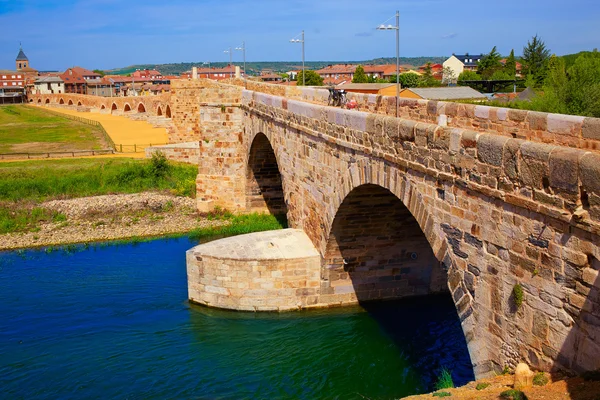 Orbigo river bridge Paso Honroso Saint James Way — Stock Photo, Image