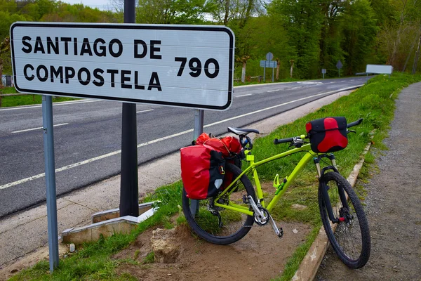 Roncesvalles comienza el Camino de Santiago en bicicleta — Foto de Stock