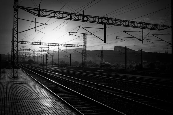 Salida del sol en los ferrocarriles de Santiago de Compostela — Foto de Stock