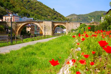 Villafranca del Bierzo Saint James Leon yoluyla