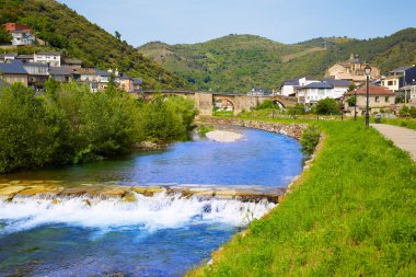 Villafranca del Bierzo Saint James Leon yoluyla