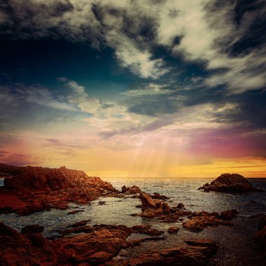 Bir Lloret de Mar beach'nde Günbatımı costa Brava