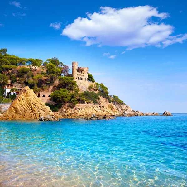 Lloret de Mar Castell Plaja en la playa de Sa Caleta — Foto de Stock