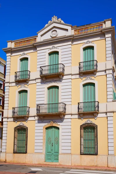 Lloret de mar mediterrane fassade an der costa brava in katalonien — Stockfoto