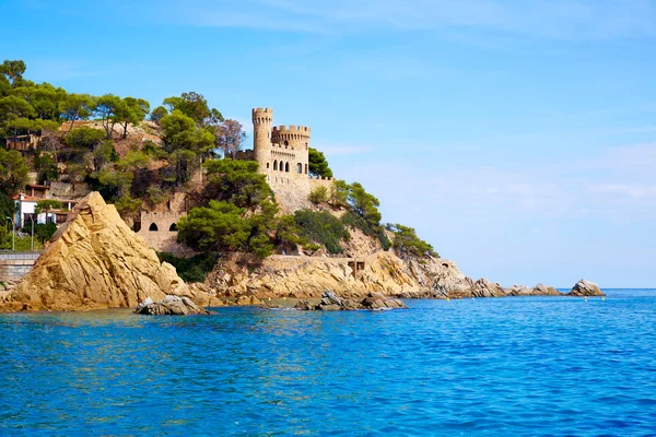 Lloret de Mar Castell Plaja en la playa de Sa Caleta — Foto de Stock