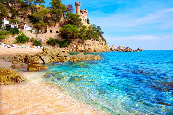 Pláž Lloret de Mar Castell Plaja v Sa Caleta — Stock fotografie