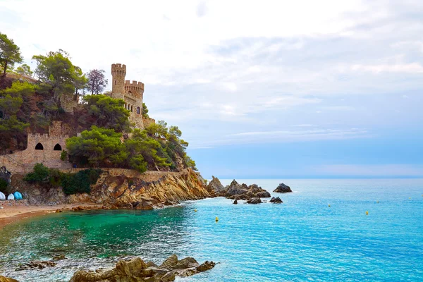 Pláž Lloret de Mar Castell Plaja v Sa Caleta — Stock fotografie