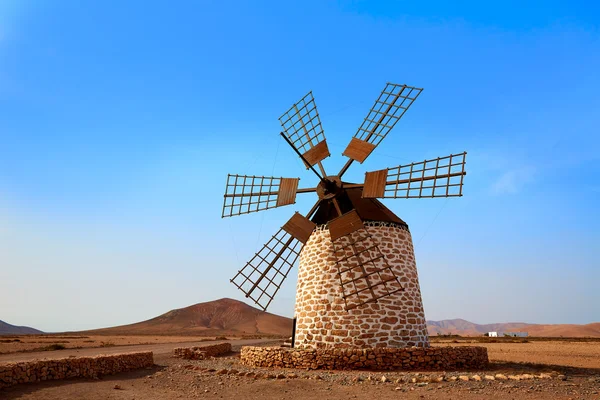 Molino de viento Tefia Fuerteventura en las Islas Canarias — Foto de Stock
