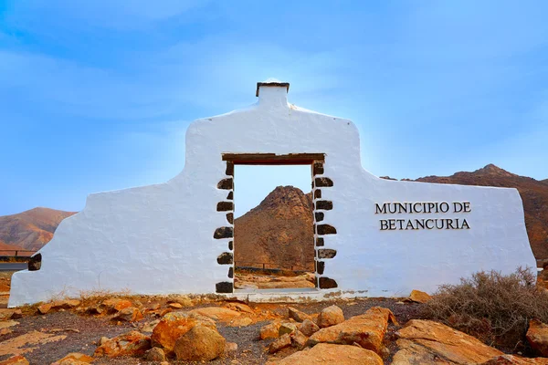 Betancuria hoş geldiniz anıt işareti Fuerteventura — Stok fotoğraf