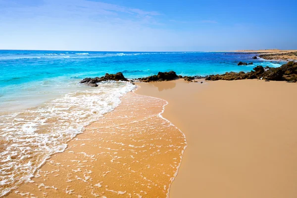 Hermosa playa en fuerteventura — Foto de Stock